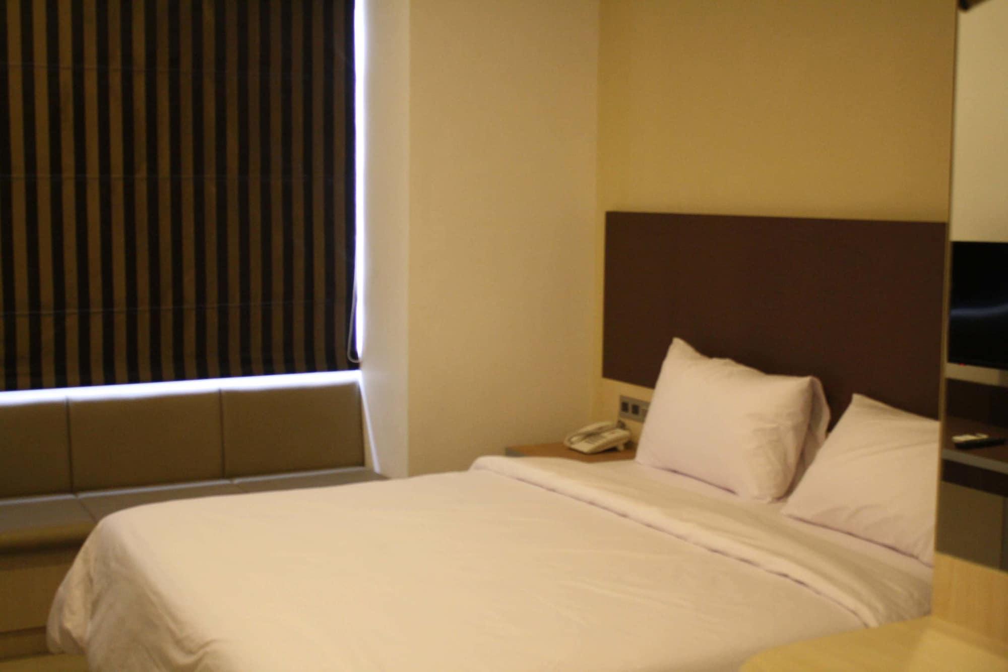 Sparks Odeon Sukabumi, Artotel Curated Luaran gambar