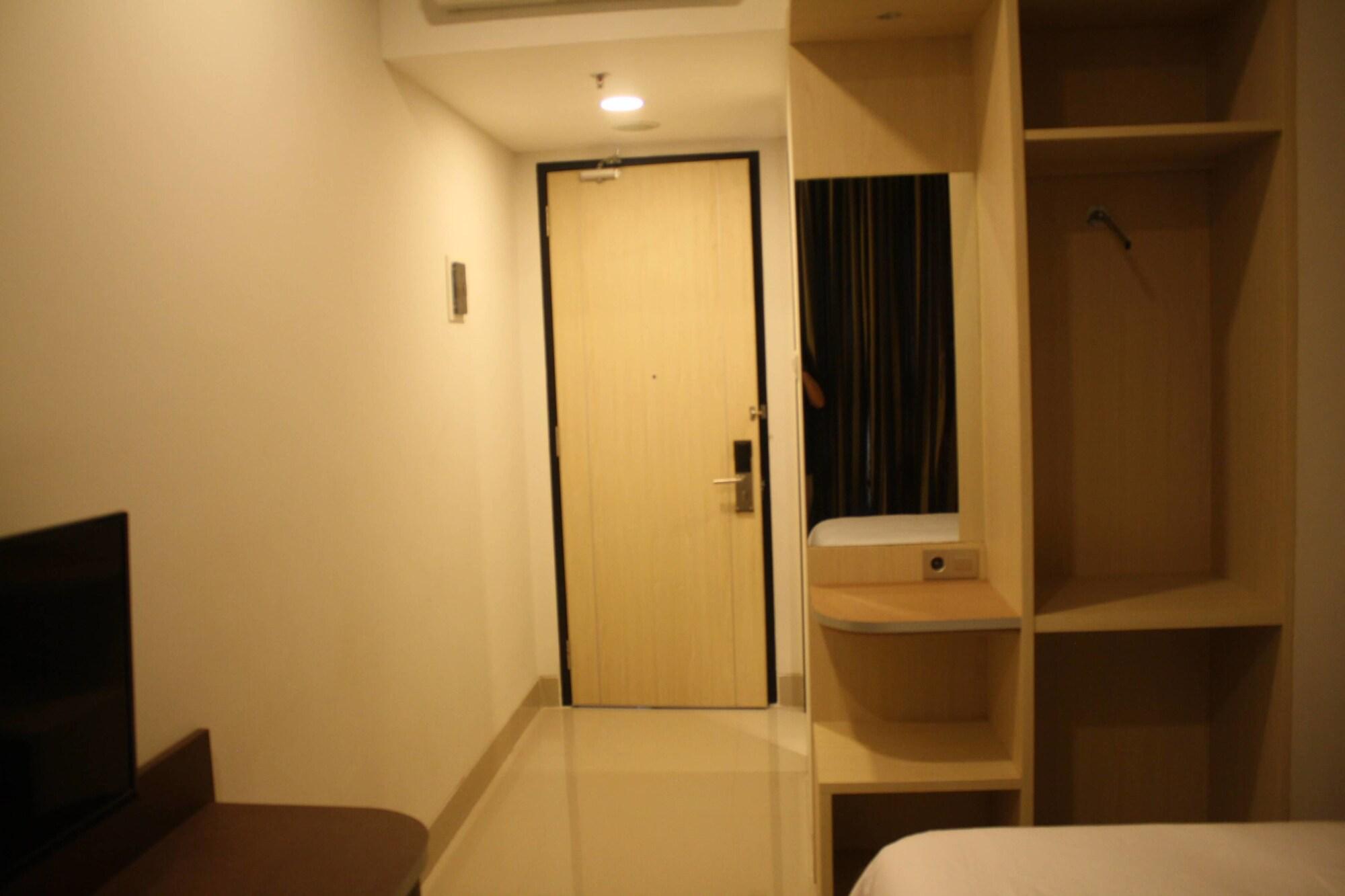 Sparks Odeon Sukabumi, Artotel Curated Luaran gambar