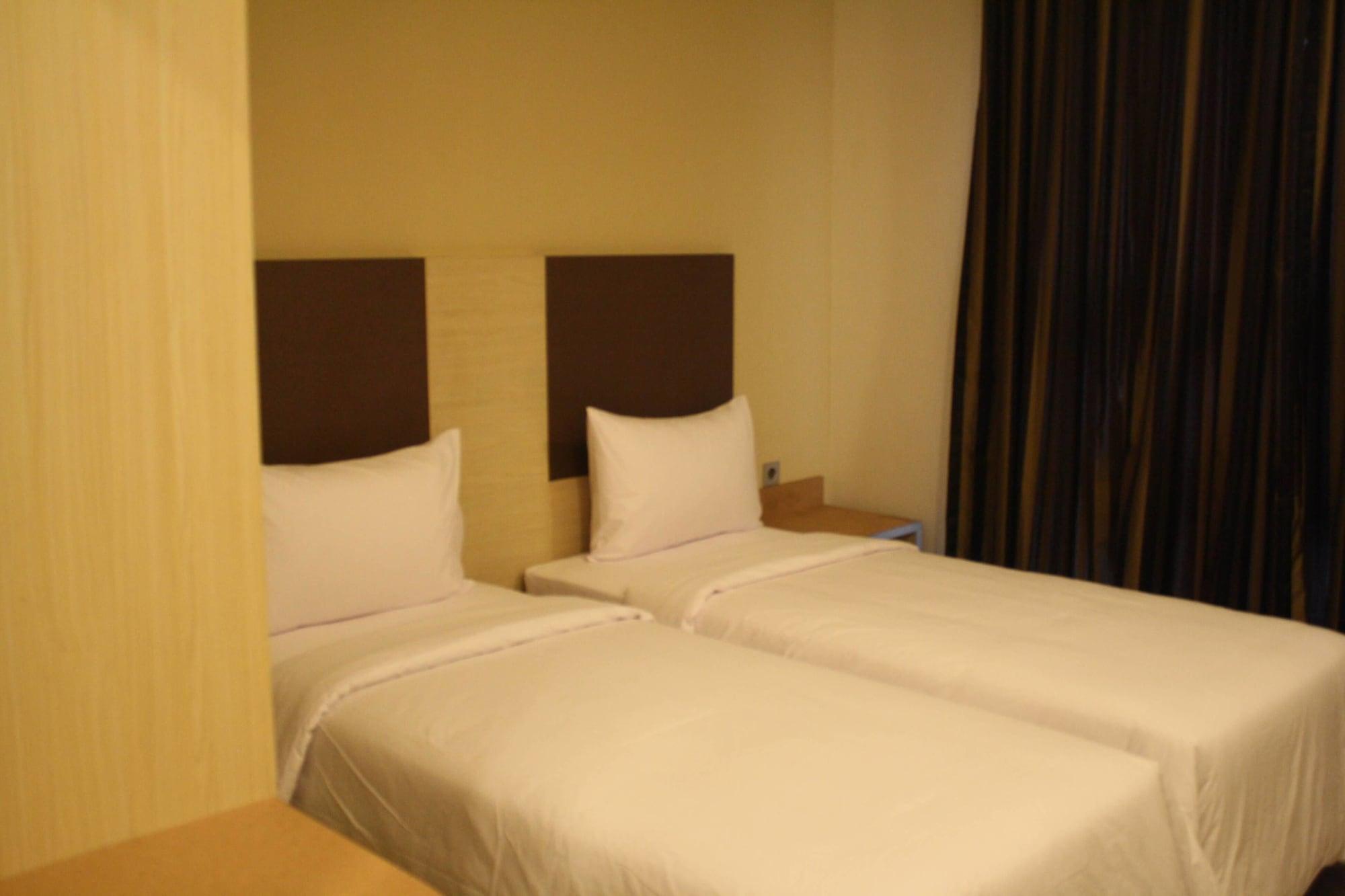 Sparks Odeon Sukabumi, Artotel Curated Luaran gambar