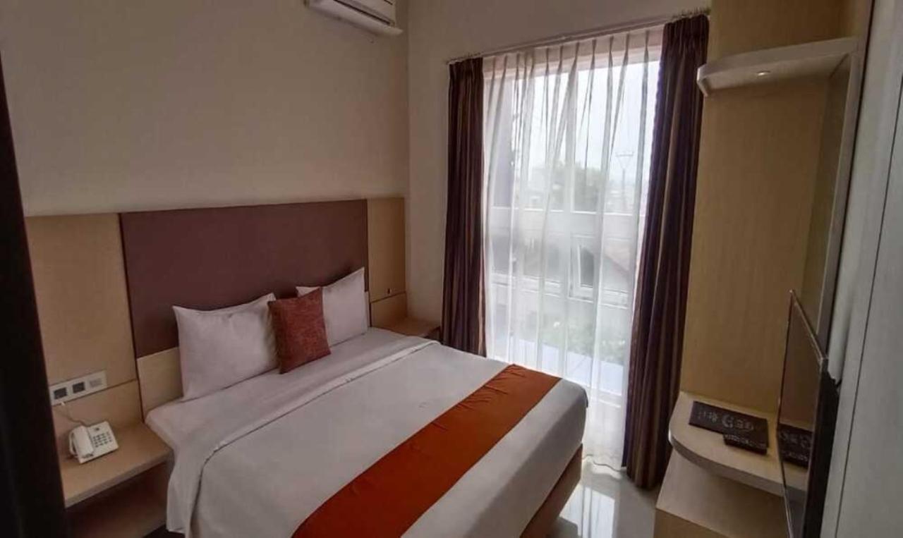 Sparks Odeon Sukabumi, Artotel Curated Luaran gambar