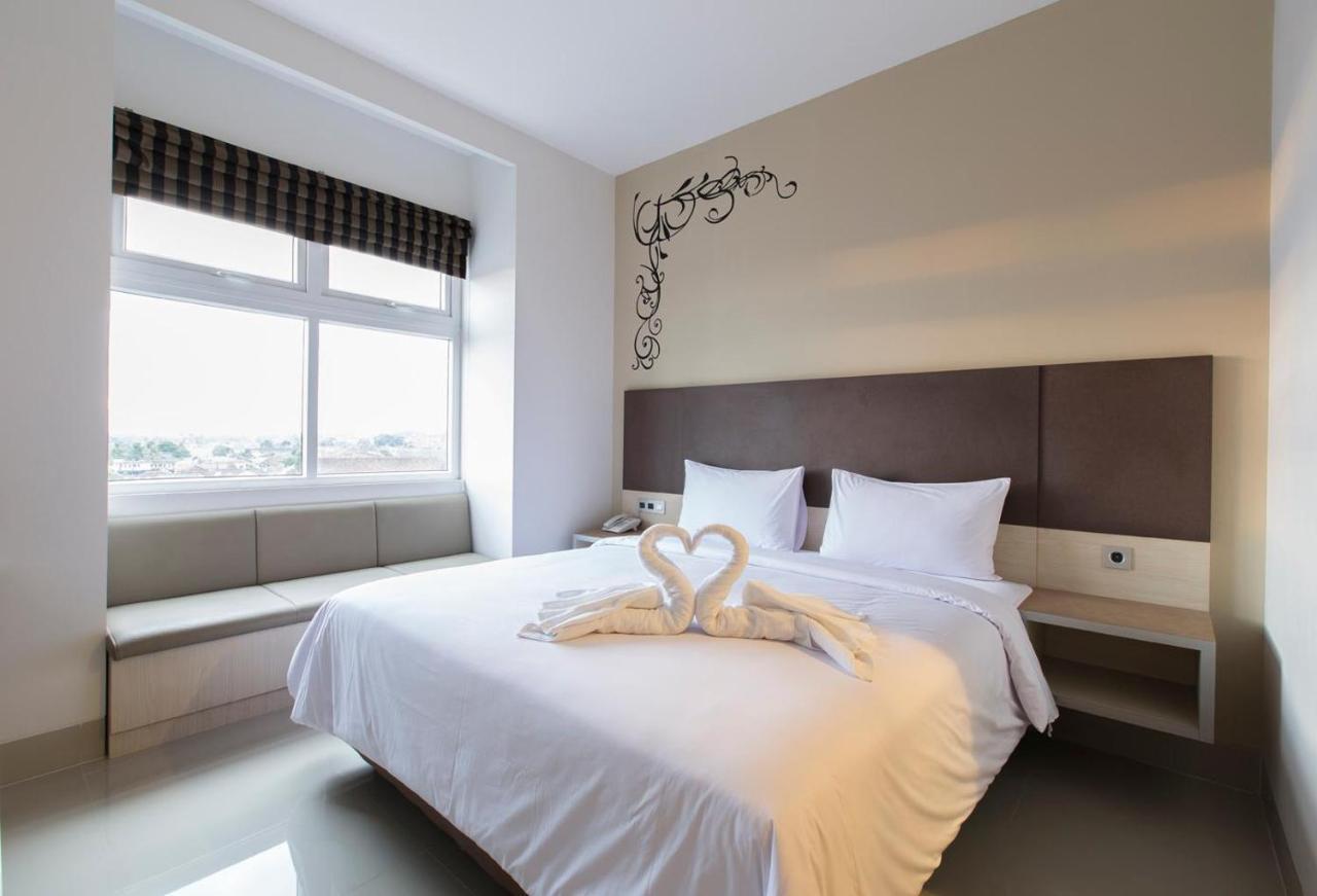 Sparks Odeon Sukabumi, Artotel Curated Luaran gambar