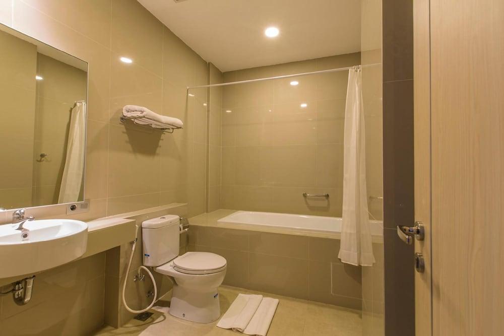 Sparks Odeon Sukabumi, Artotel Curated Luaran gambar