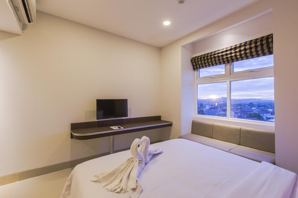 Sparks Odeon Sukabumi, Artotel Curated Luaran gambar
